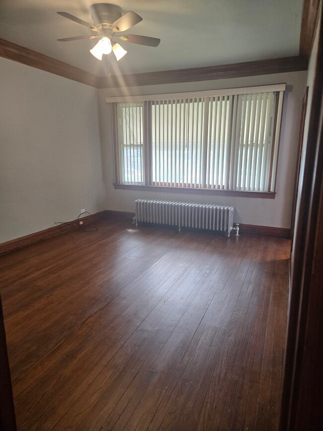 Building Photo - 8417 S Burnham Ave Unit 1 Rental