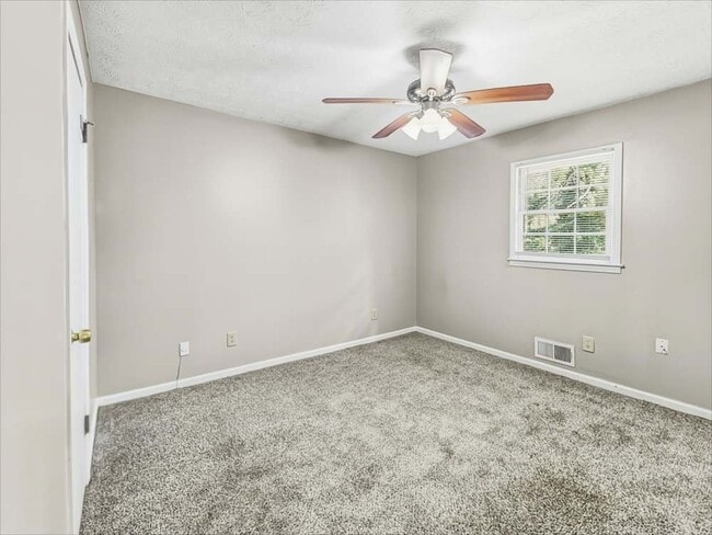 Photo - 4412 Bryant Dr SW