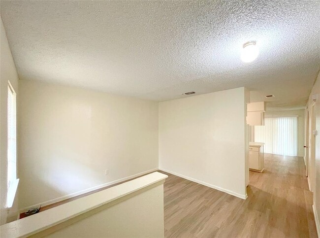 Photo - 904 N Meadows Dr