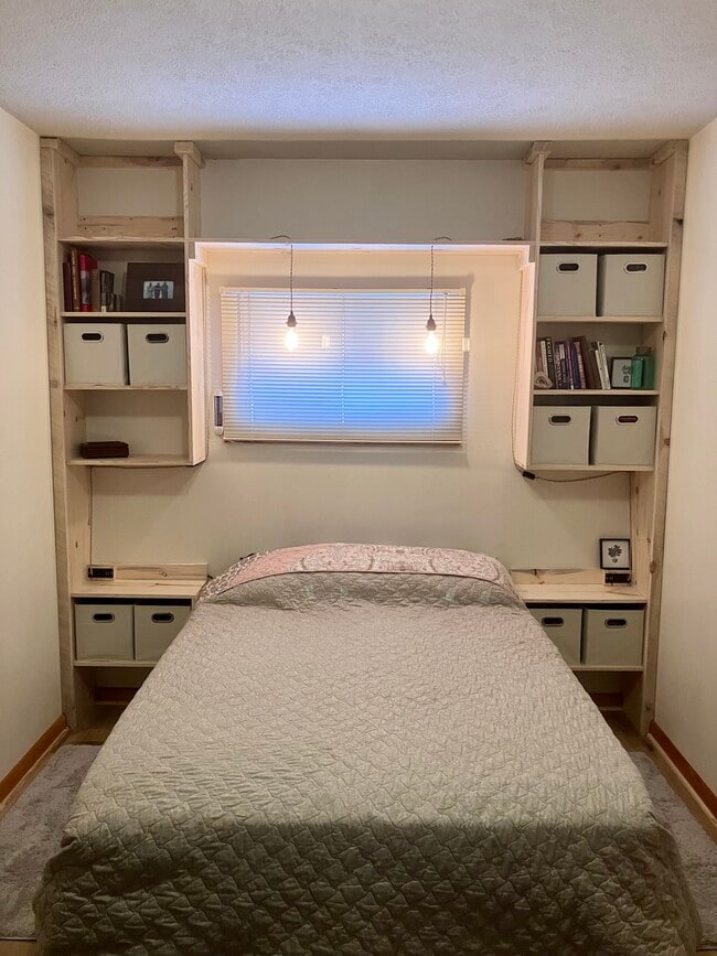 Photo - 413 2nd St SW