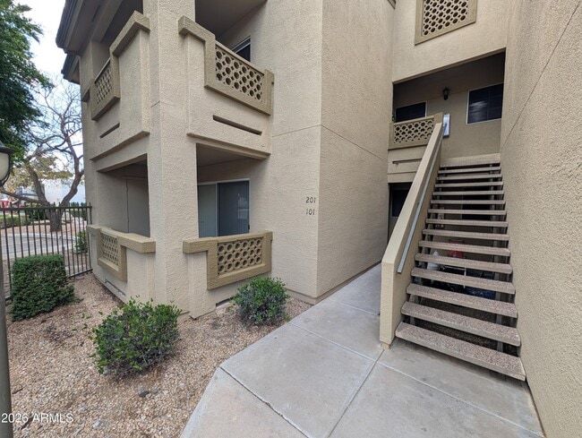 Photo - 1880 E Morten Ave Unidad 101