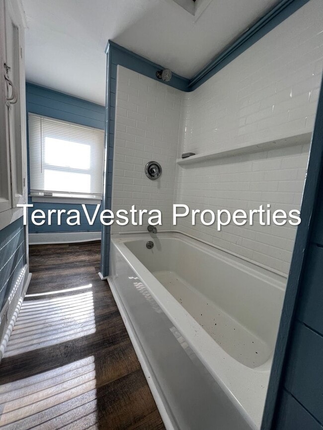 Photo - 604 Sherman Ave Unit 2