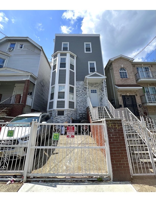 Photo - 218 N 6th St Apartment Unit 1
