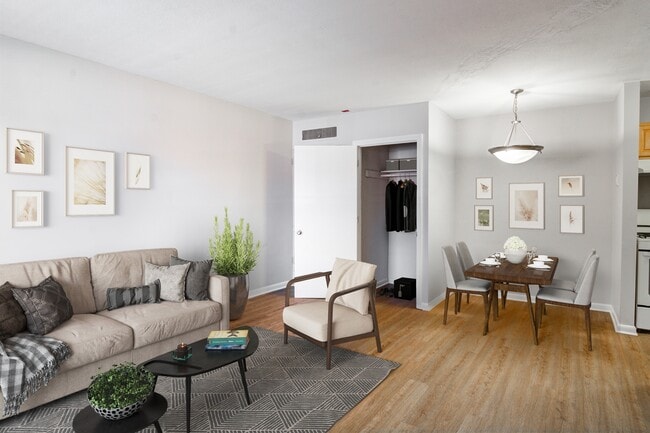 Photo - Stony Brook Village