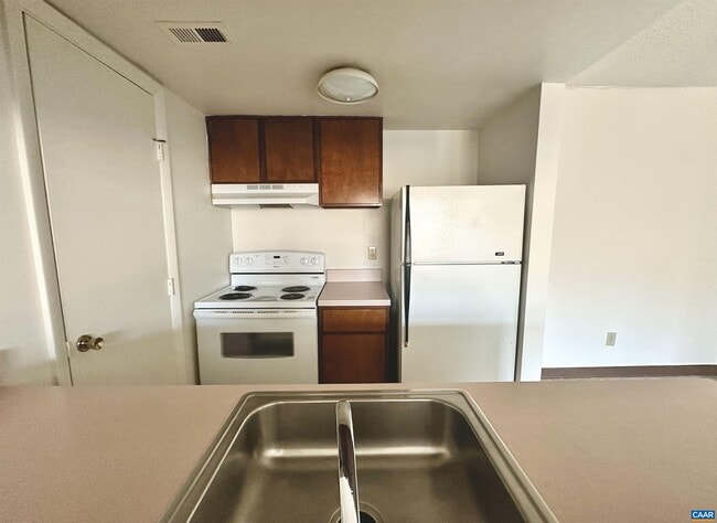 Photo - 1220 Smith St