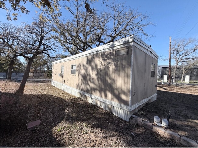 Photo - 215 Weeks Rd