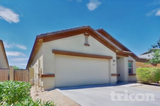Building Photo - 4565 W Saddlebush Way