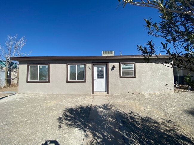 Building Photo - Charming 4 bedroom, 2 bath home in East El Paso!