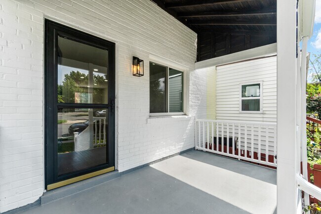 Photo - 3005 Fulton St