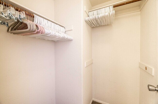 Photo - Cute FURNISHED 2 Bedroom Condo FOR RENT!