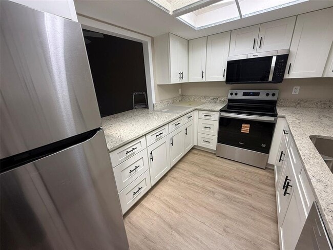 Photo - 3111 Riverside Dr