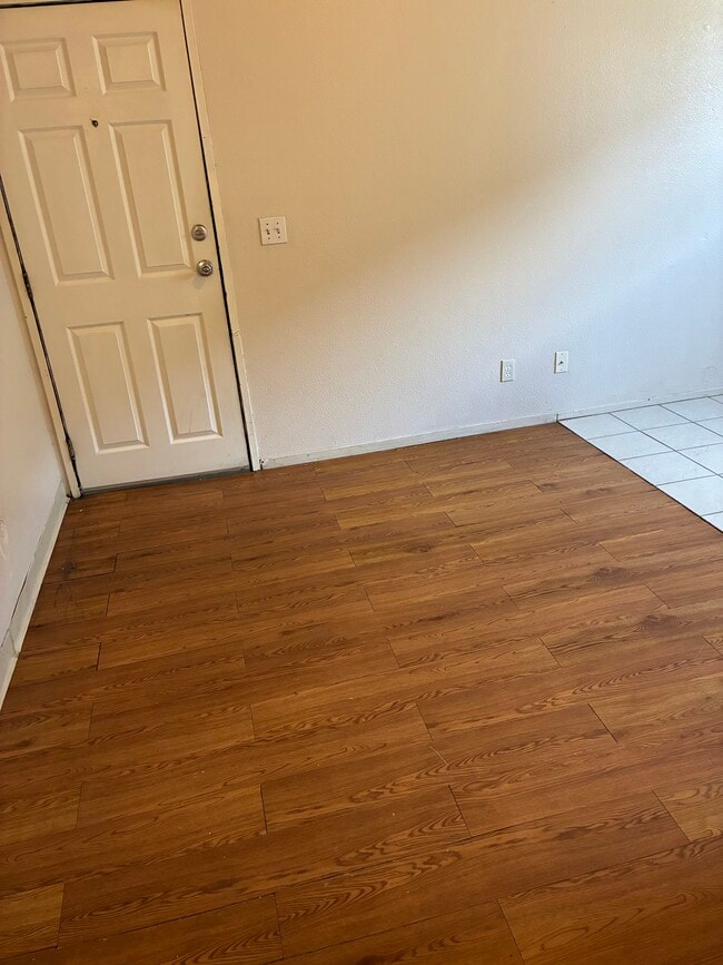 Photo - 1133 E Divisadero St Unidad Apartment