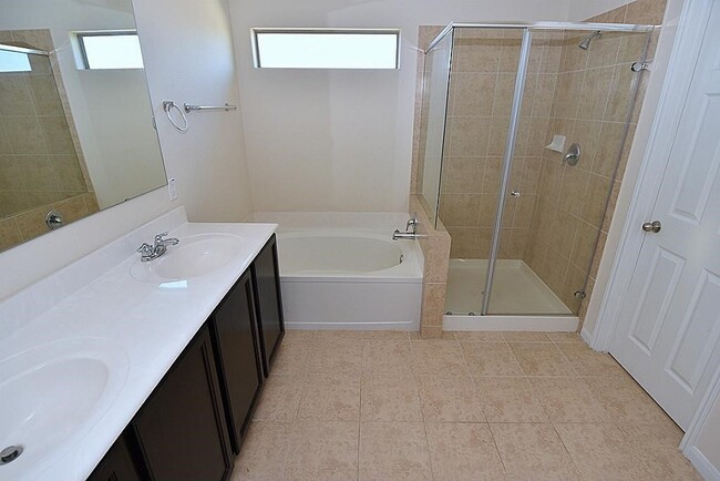 Photo - 1122 Larkfield Dr