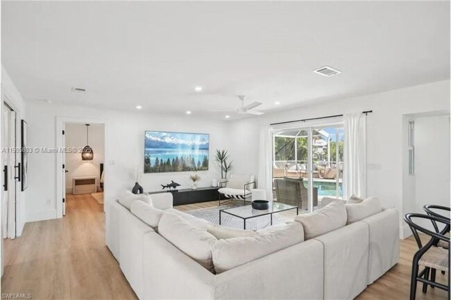 Photo - 444 N Barfield Dr