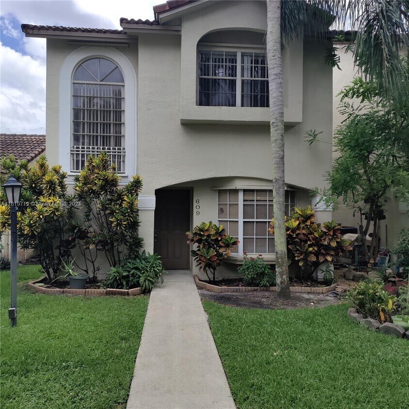 Photo - 609 NW 109th Ave (Pembroke Pines, FL)