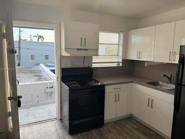 Photo - 1212 SW 7th St Unit 2