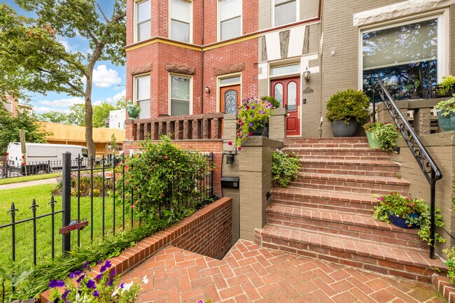 Photo - 2331 1st St NW Apartamentos Unidad B