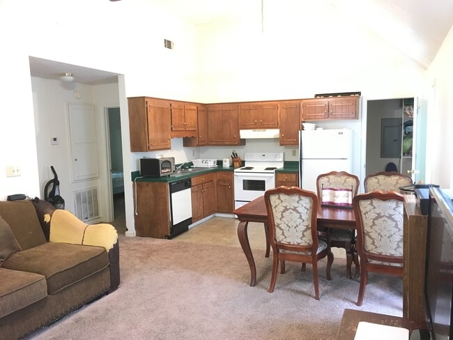 270 Pine Dr