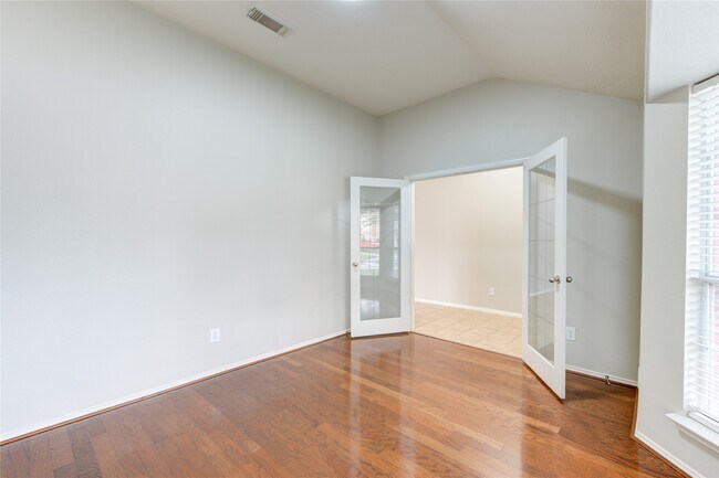 Photo - 2608 Shady Springs Ct