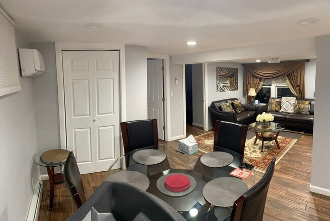 Building Photo - 142 Ridge Ave Unit 1 Rental