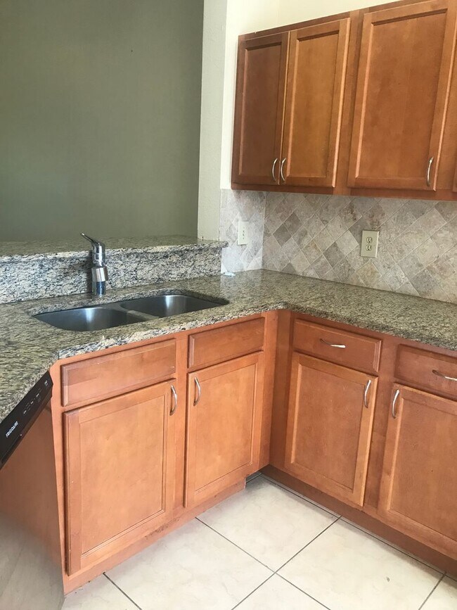 Photo - 7523SBD(100) Unit 7523