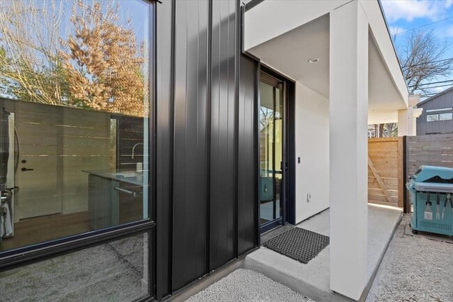 Photo - 1709 Willow St