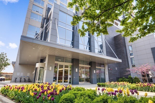 Photo - 1901 S Calumet Ave Condo