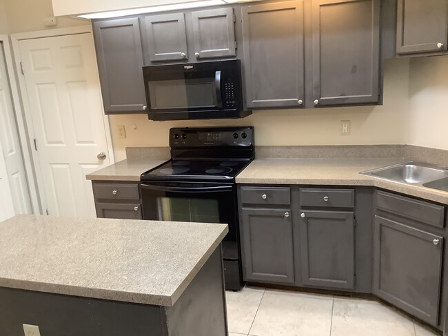 Photo - 240 Honeysuckle Way