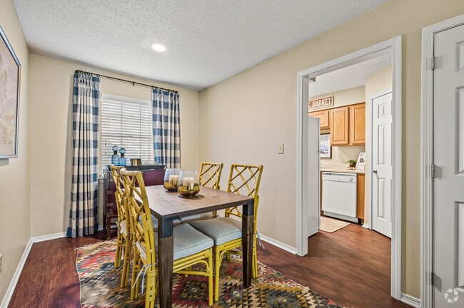 2BR, 2BA - 930SF B2