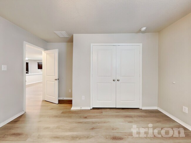 Photo - 9720 Marbach Brk