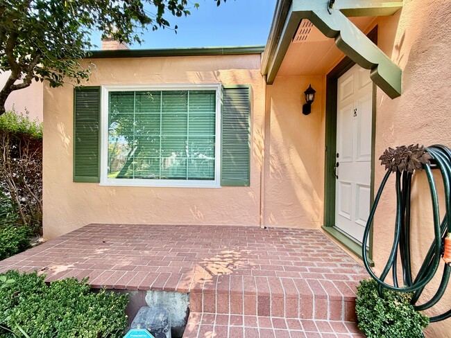 Photo - NOW AVAILABLE - CLASSIC BUNGALOW IN LANDLPARK, 3 BED, 2 BATH