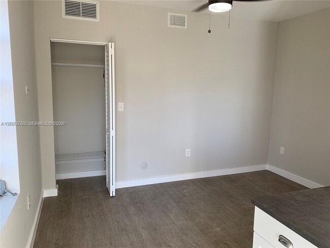 Photo - 2932 NW 16th Ave Unit 3B