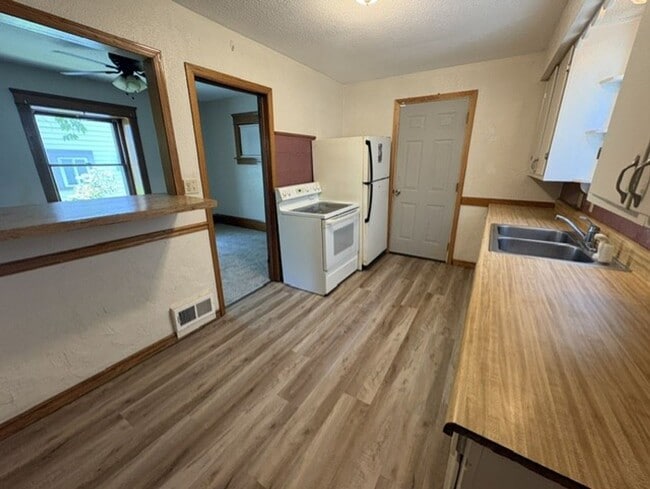 Photo - Comfortable 3-Bedroom Akron Home with Appliances Included