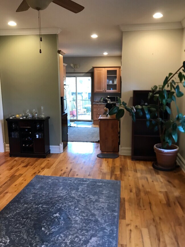 Photo - 1307 Washington St Unit Evanston Loft Apartment