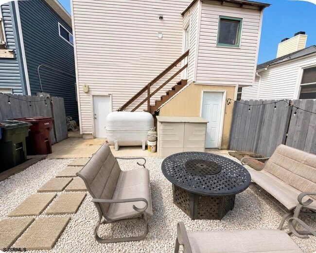 129 N Oxford Ave