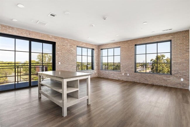 Photo - 4315 S Congress Ave Condo Unit 426