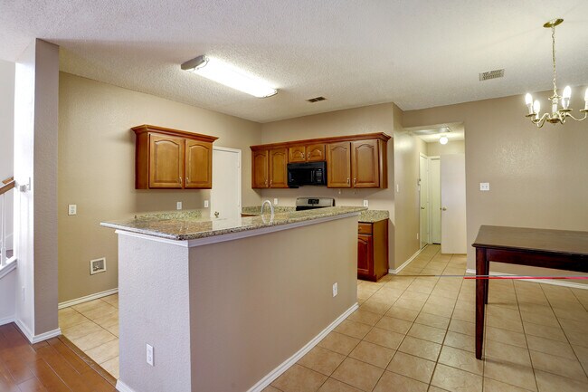 Photo - 3507 Tamarack Dr