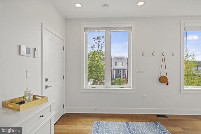 Photo - 800 21st St NE Unidad 1