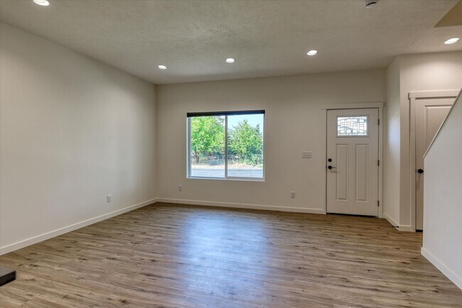 Photo - E. 7th Duplex Unit 2326