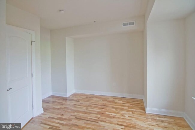 Photo - 1136 Hope St