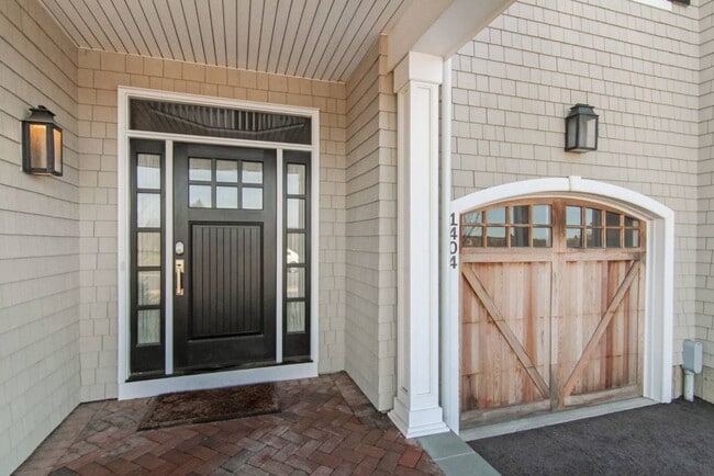 Photo - 1404 High Pond Ln