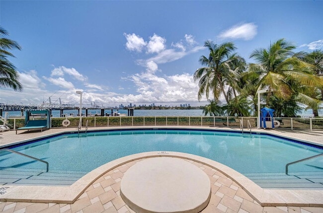 Building Photo - 650 West Ave Unit 1508