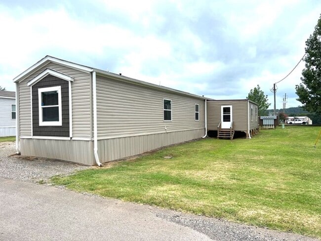 Photo - University Estates 63