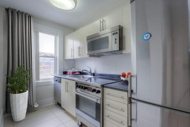 Photo - 778 Broadview Ave