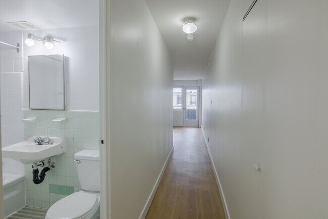 Photo - 3460 Rue Durocher Unit 501