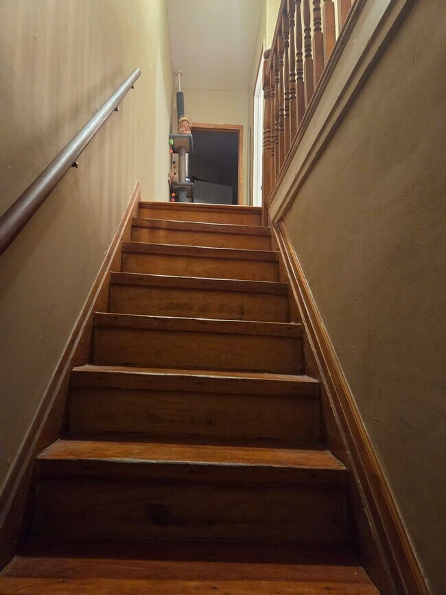 Photo - 227 6th Ave W