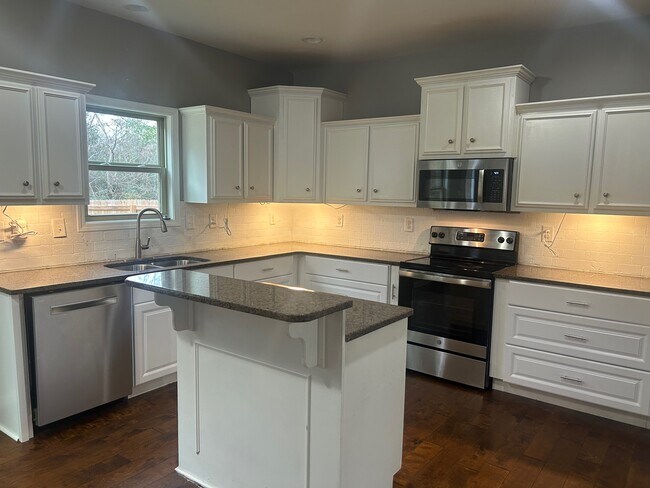 Building Photo - Zortman