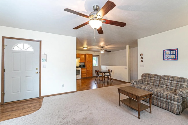 Photo - 1139 W Hawes Ave