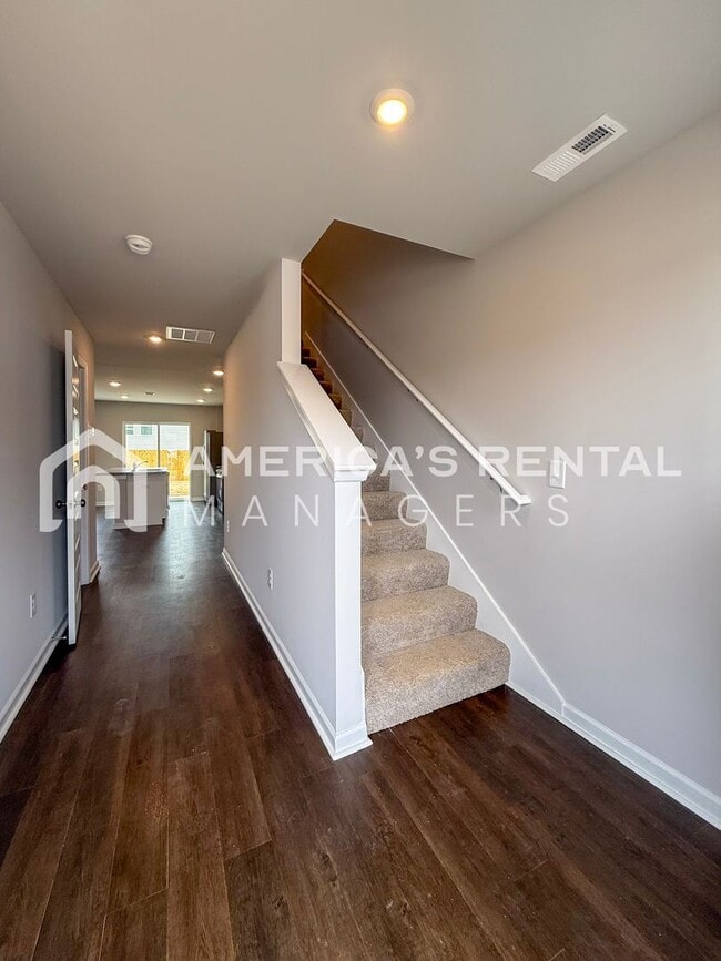 Photo - Escape to Lakeside Living in Lincoln! View with 48 Hours Notice!