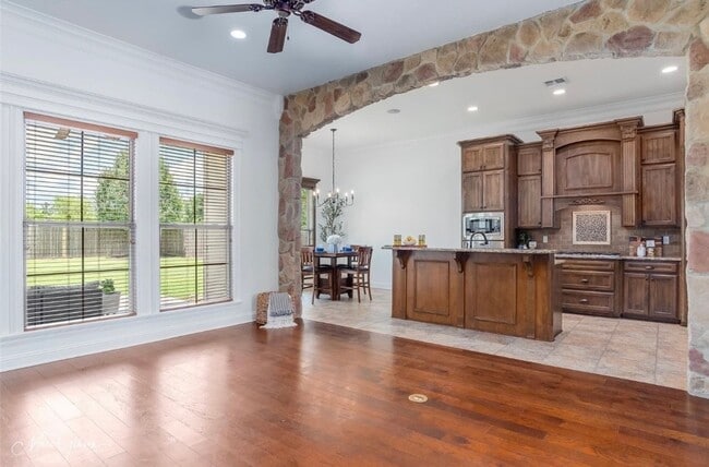 Photo - Must See! Welcoming Home In Turtle Creek S...